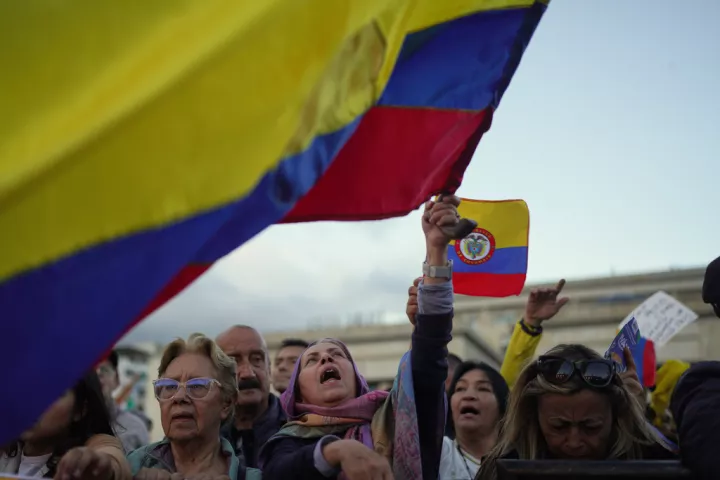 Κολομβία: Κυβέρνηση και Κλαν δελ Γκόλφο υπέγραψαν συμφωνία για τον αφοπλισμό και…