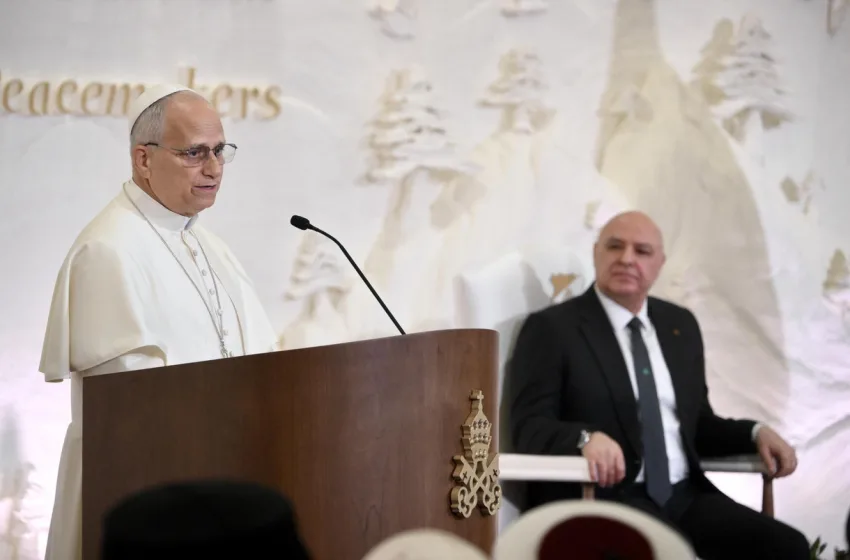  Πάπας Λέων: Έκκληση στον Τραμπ να αποφύγει στρατιωτική επέμβαση στην Βενεζουέλα