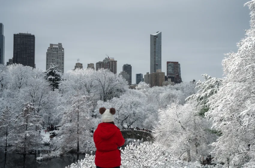  Κακοκαιρία σαρώνει τη Νέα Υόρκη – Χιλιάδες ακυρώσεις πτήσεων, προβλήματα στους δρόμους