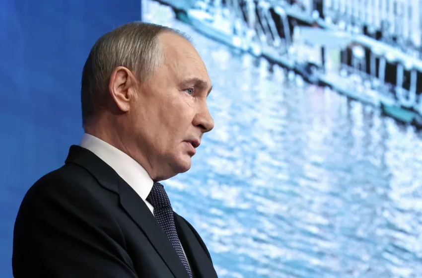  Politico:Τα πέντε μηνύματα του Πούτιν στην ετήσια μαραθώνια συνέντευξή του