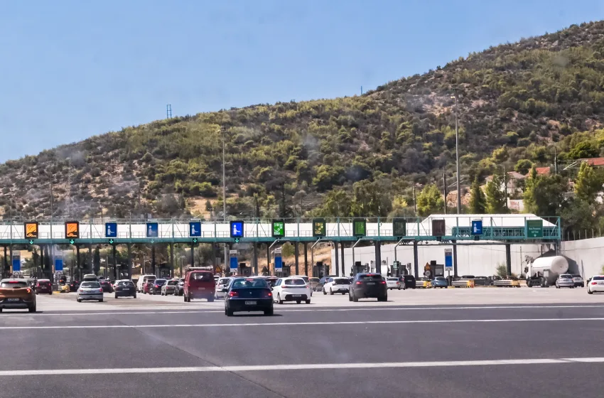  Χριστούγεννα: Μαζική έξοδος των Αθηναίων – Έφυγαν περισσότεροι οδικώς σε σχέση με πέρσι