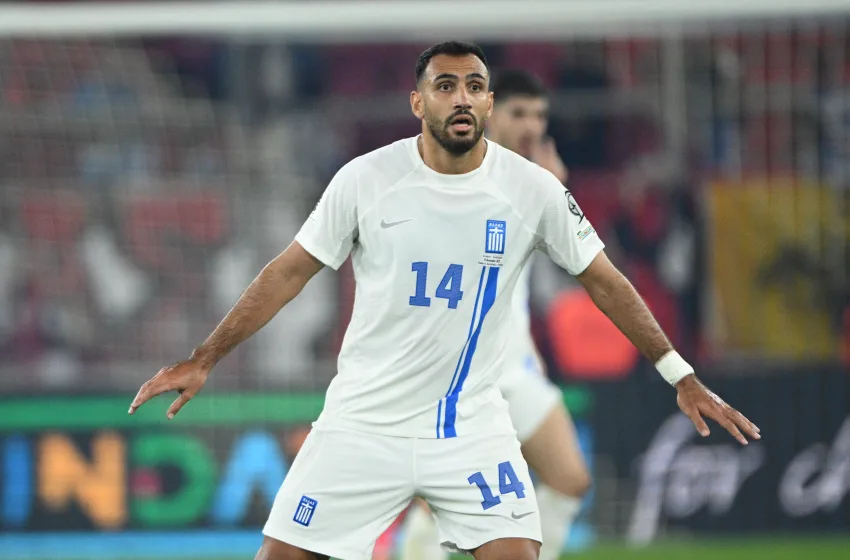  Ο Βαγγέλης Παυλίδης μοίρασε δώρα σε παιδιά μαζί με τους συμπαίκτες του στην Μπενφίκα