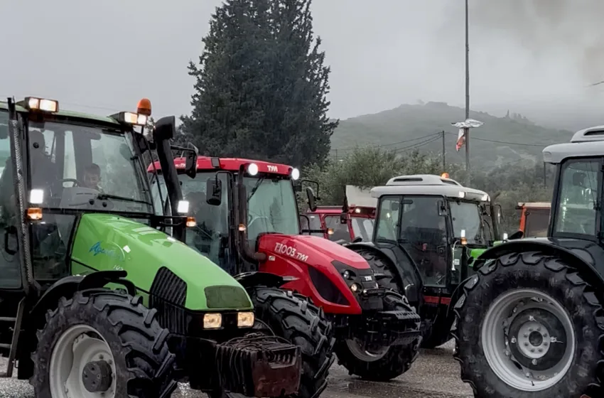  Άγροτες έκλεισαν τον αυτοκινητόδρομο Πατρών – Πύργου και την παλιά εθνική οδό