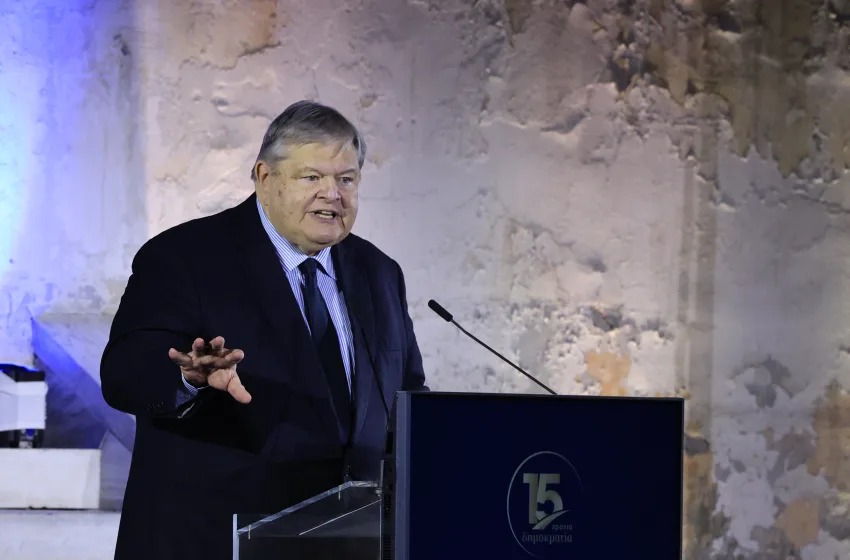  Βενιζέλος: Η μονοκομματική εκδοχή της κοινοβουλευτικής δημοκρατίας έχει εξαντλήσει τα όριά της