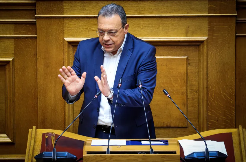  Φάμελλος: Προϋπολογισμός μνημονιακής φύσεως χωρίς μνημόνια που οδηγεί σε μεγαλύτερη φτωχοποίηση