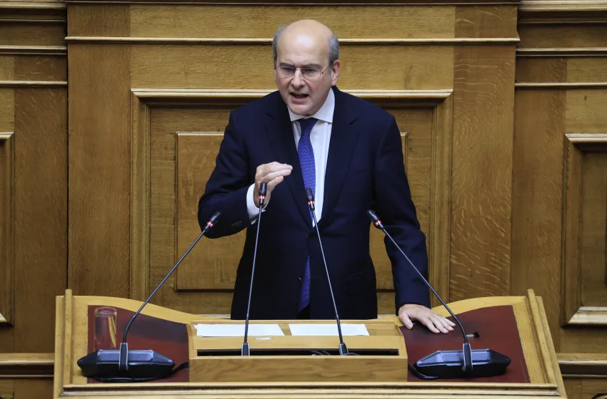  Χατζηδάκης: Η πρόσθετη στήριξη που ανακοίνωσε για αγρότες και κτηνοτρόφους