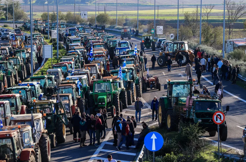  Σε τροχιά σύγκρουσης αγρότες και κυβέρνηση-Σε ποια σημεία έχει μπλόκα-Τι θα γίνει το Σαββατοκύριακο