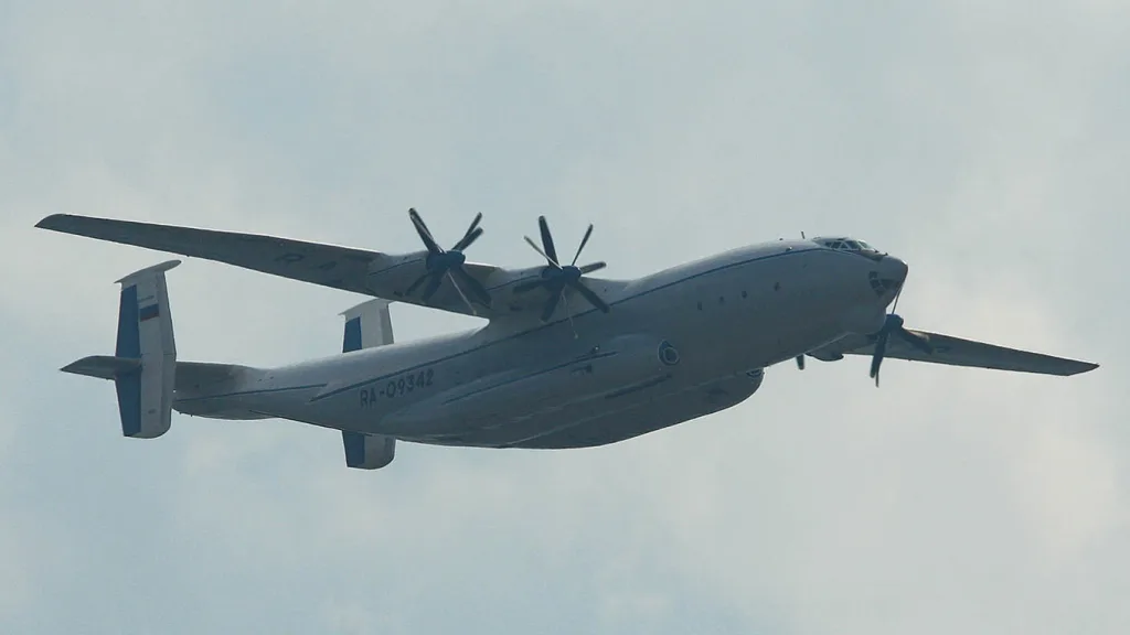 Antonov An 22A Cock RA 09342 8696297165