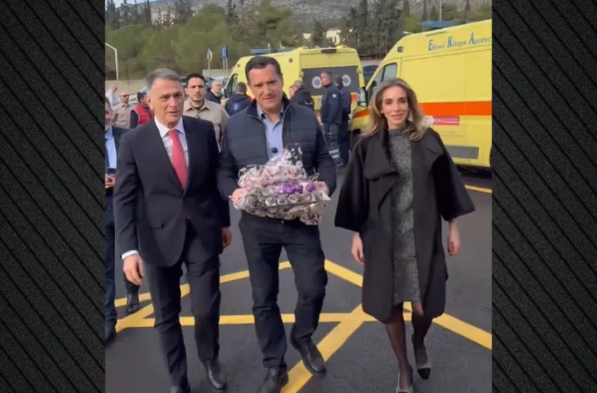  Γεωργιάδης: Με γλυκά σε εφημερεύοντα νοσοκομεία ανήμερα των Χριστουγέννων