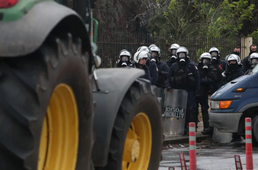  Αγρότες: “Θεωρήστε ότι το Λιμάνι της Θεσσαλονίκης έχει ήδη κλείσει”