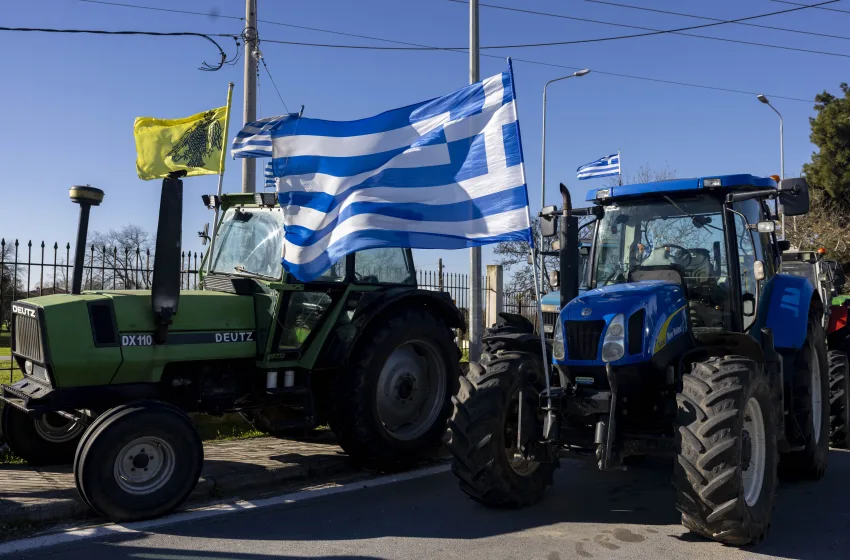  Μπλόκα αγροτών: Σενάρια κλιμάκωσης με τρακτέρ στην Αθήνα- Κρίσιμες αποφάσεις στα Μάλγαρα