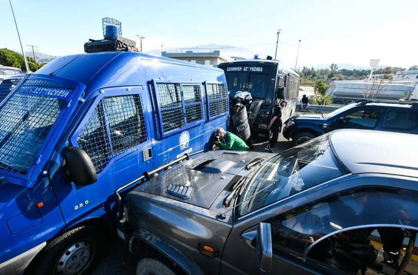 Τα ΜΑΤ εμπόδισαν δύο ασθενοφόρα να περάσουν τη γέφυρα Ρίου Αντιρρίου