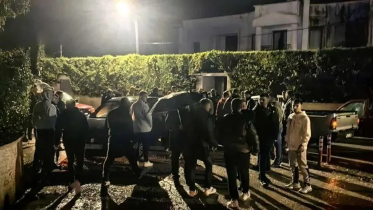 Αγρότες: Οδηγός ΙΧ επιχείρησε να σπάσει το μπλόκο στην κάτω Αχαΐα-Χτύπησε αυτοκίνητα