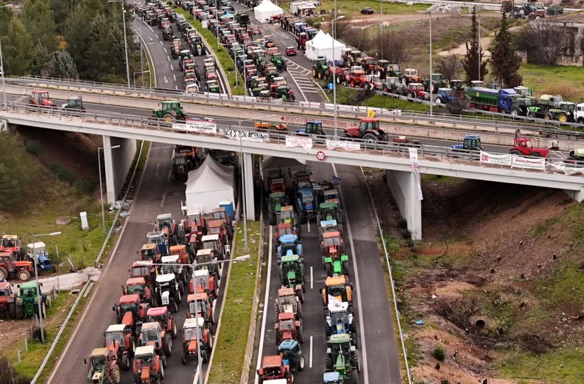  LIVE χάρτης με ανοιχτά μπλόκα και κλειστούς δρόμους (vid)
