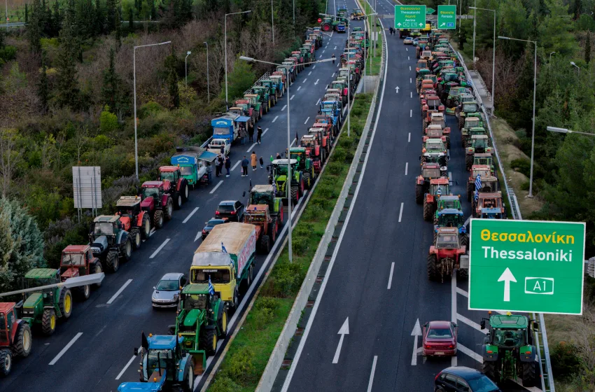  Σκληρή γραμμή από τους αγρότες που στήνουν νέα μπλόκα σε όλη τη χώρα
