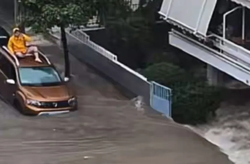  Πλημμύρες: Εικόνες και μαρτυρίες σοκ από τον Άλιμο-Κατέρρευσε μάντρα-“Νόμιζε ότι θα γκρεμιζόταν το σπίτι… ” (vid)