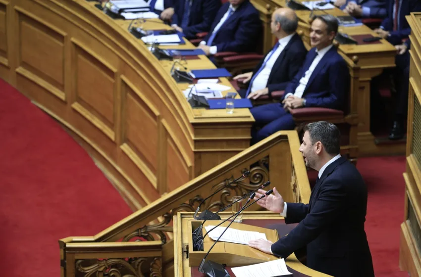  ΠΑΣΟΚ:Μονομέτωπη επίθεση στην κυβέρνηση, απαντήσεις σε Τσίπρα, “δειλά” ανοίγματα-Εσωκομματικές τριβές και το στοίχημα του συνεδρίου  