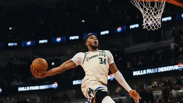  NBA:Το κάρφωμα  του Γιάννη που προκάλεσε σύρραξη 