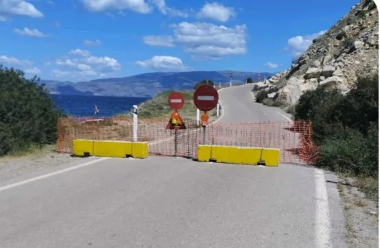  Υπερχείλισε ρέμα στο Αλεποχώρι – Διακοπή κυκλοφορίας