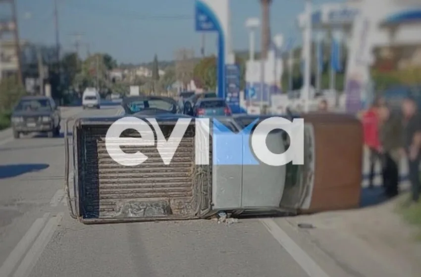  Εύβοια: Αγροτικό τούμπαρε στη μέση του δρόμου