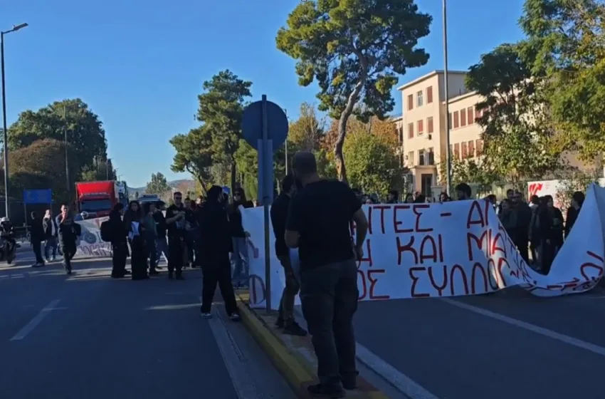  Φοιτητές του Γεωπονικού έκλεισαν την Ιερά Οδό για συμπαράσταση στους αγρότες