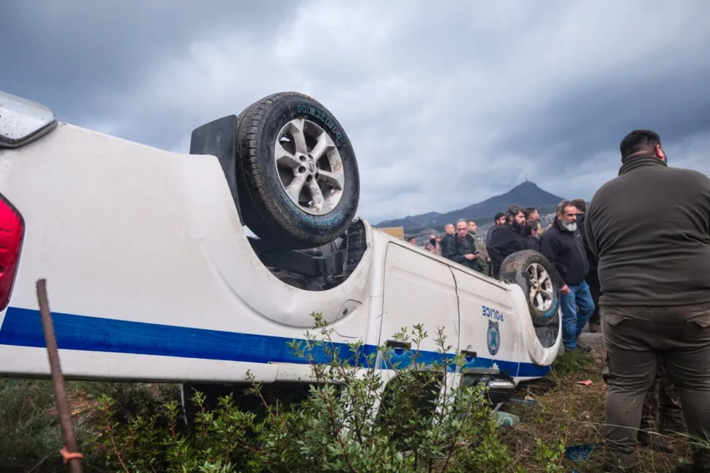Κρήτη: "Πόλεμος" στα μπλόκα με τα ΜΑΤ-Άνοιξαν τα αεροδρόμια σε Ηράκλειο-Χανια-Παραπομπή αγροτών για εγκληματική οργάνωση 3 image 13