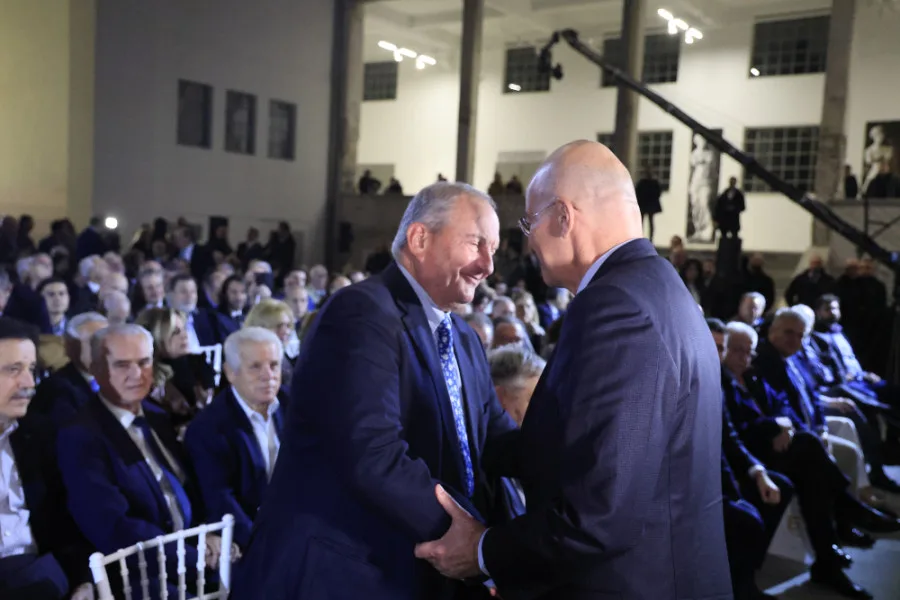 Εκδήλωση "Δημοκρατίας": Η (ουσιαστική) συνύπαρξη Καραμανλή- Βενιζέλου και η ...γειτνίαση Δένδια-Σαμαρά- Ποιοί ήταν εκεί 10 image 22