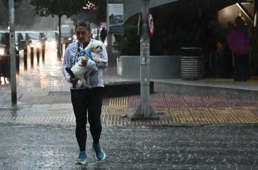  LIVE BYRON: Πώς θα κινηθεί τις επόμενες ώρες η κακοκαιρία- Πού χρειάζεται αυξημένη προσοχή