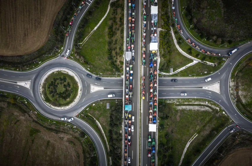  Αγρότες: Κλιμάκωση στην Καρδίτσα-“Δεν συντρέχει λόγος συνάντησης με τον πρωθυπουργό”