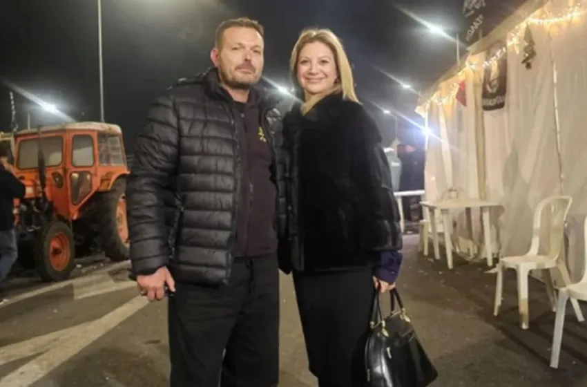  Η Καρυστιανού επισκέφτηκε το μπλόκο της Νίκαιας εκφράζοντας συμπαράσταση