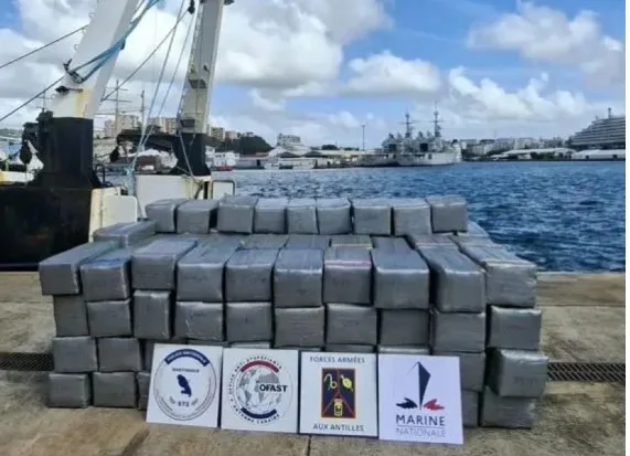  Έλληνας “Εσκομπαρ”: Φωτογραφίες από την κοκαΐνη και το πλοίο που κατέσχεσαν οι αρχές