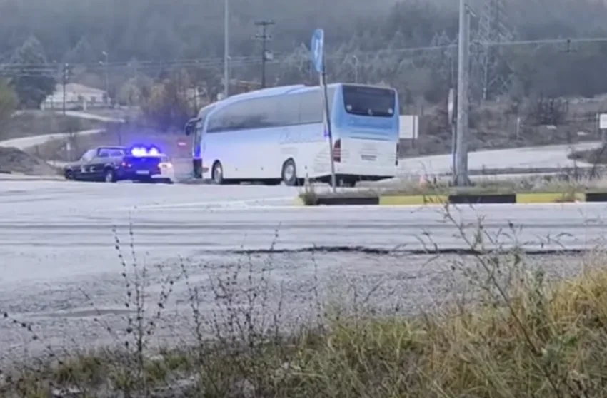  Εκτροπή λεωφορείου στην Πτολεμαΐδα με εργαζόμενους της ΔΕΗ-Νεκρός ο οδηγός μετά από ανακοπή