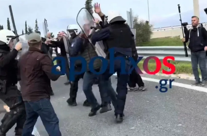  Κιάτο: Ένταση με τους αγρότες και τα ΜΑΤ για να μην κλείσει ο δρόμος