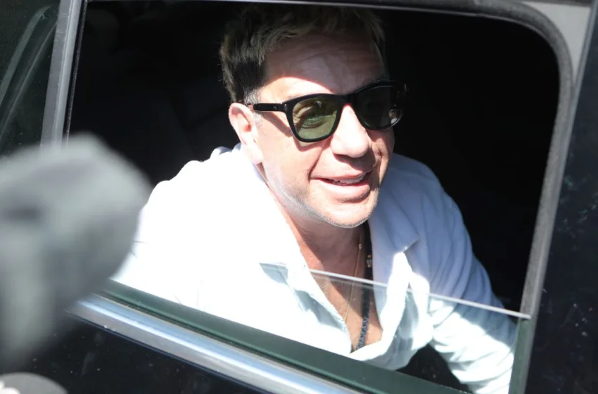  Τι αναφέρει ο 22χρονος στη μήνυση κατά του Μαζωνάκη-Εκβιασμό καταγγέλλει ο τραγουδιστής