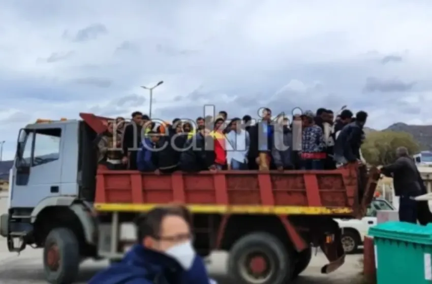 Κρήτη: Με φορτηγά μεταφέρουν τους μετανάστες από τις παραλίες