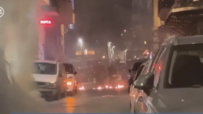  Καταδρομικές αγνώστων με μολότοφ στα Εξάρχεια εναντίον αστυνομικών των ΜΑΤ