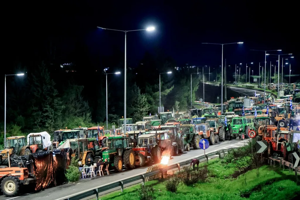 Αγρότες: Κλιμάκωση και εκρηκτικό κλίμα στα μπλόκα-Ποιοι δρόμοι είναι αποκλεισμένοι 8 mploko nikaia