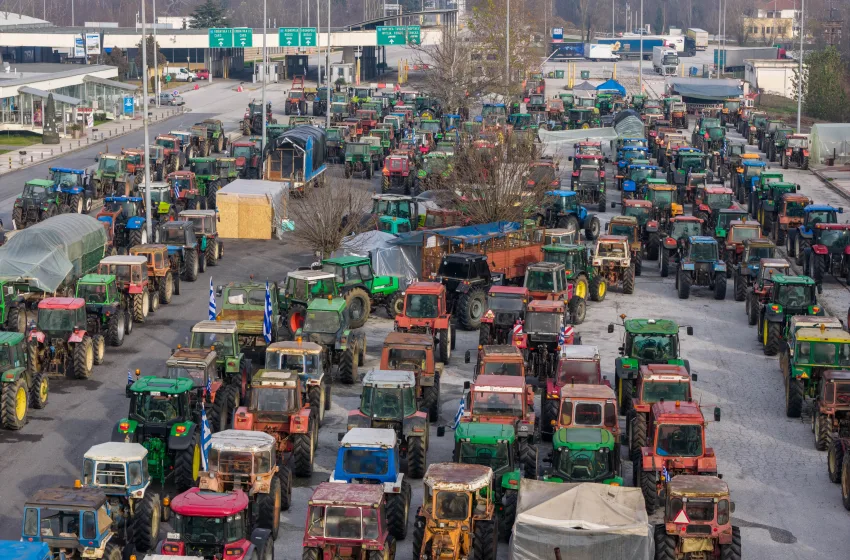  Αγροτικές Κινητοποιήσεις: Πόσο άλλαξαν- Από την κατάληψη της Νομαρχίας Κρήτης και τα Τέμπη στα μπλόκα 2025