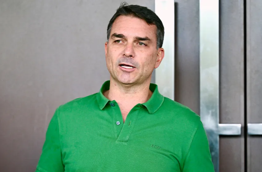  Βραζιλία: Ο γιος του Μπολσονάρου επιβεβαίωσε την υποψηφιότητά του για πρόεδρος