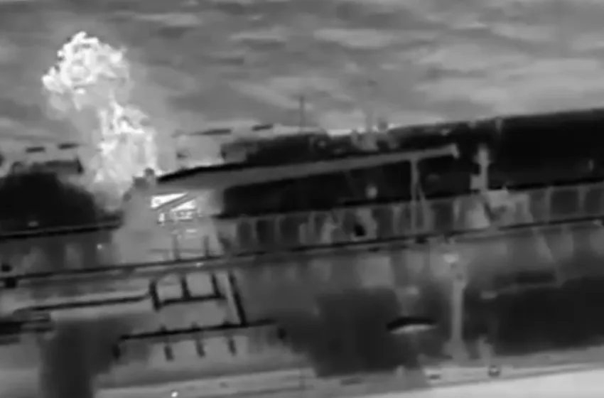  Ουκρανία: Πώς χτύπησε τάνκερ του ρωσικού σκιώδους στόλου-“Νόμιμο” λέει το Κίεβο, απειλές Πούτιν για αντίποινα