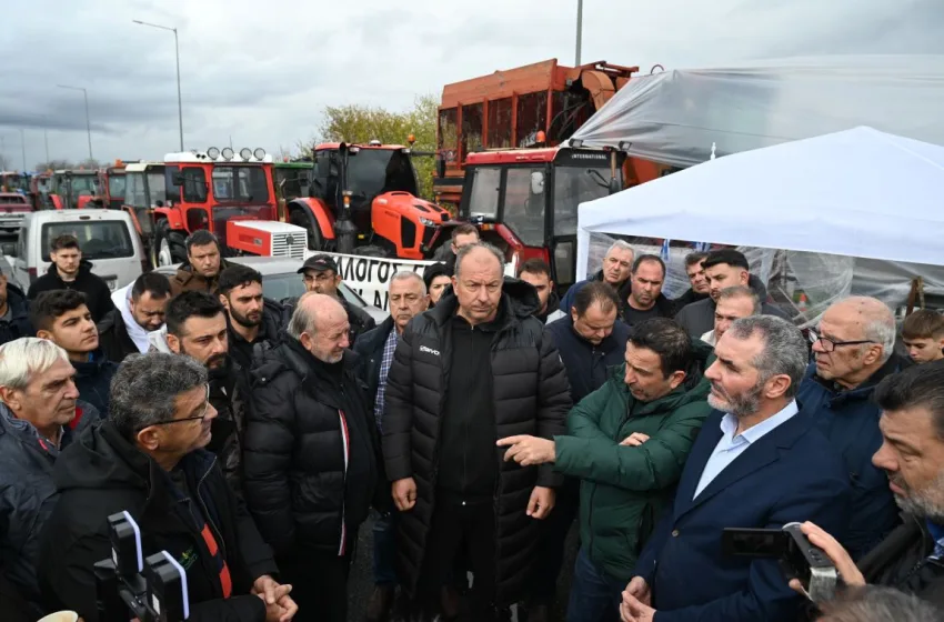  Αγρότες: Στα μπλόκα κλιμάκιο του ΠΑΣΟΚ