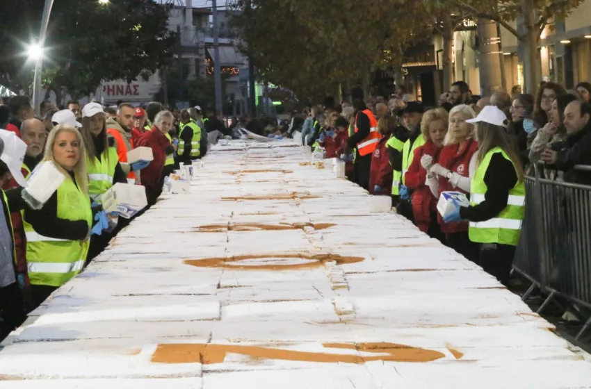  Περιστέρι: Κόπηκε η “Βασιλόπιτα των Πολιτών”-Περισσότερα από 80.000 κομμάτια