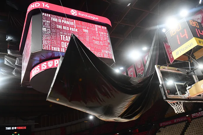  Αδειάζει Ολυμπιακό ο Βρούτσης για το ΣΕΦ: “Θα μπορούσε να το είχε φτιάξει” (vid)