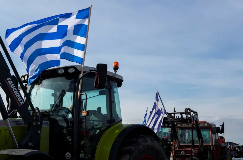  Στο τελωνείο Ευζώνων αγρότες από τα Γιαννιτσά