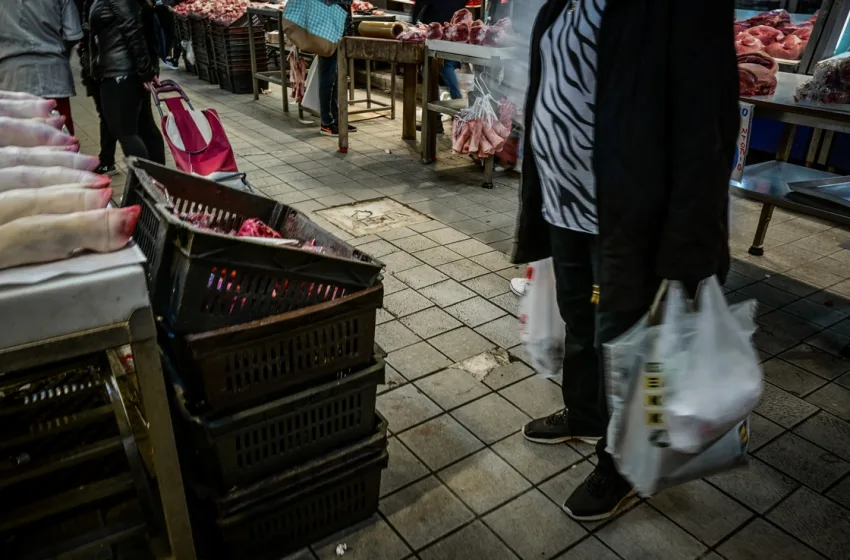  Χριστουγεννιάτικο Τραπέζι: Ακριβότερο κατά 10% με τον πληθωρισμό και την ακρίβεια να πλήττει τα νοικοκυριά