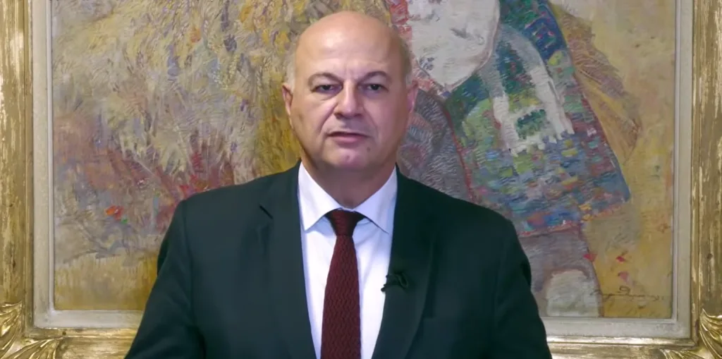 tsiaras agrotes paremvasi