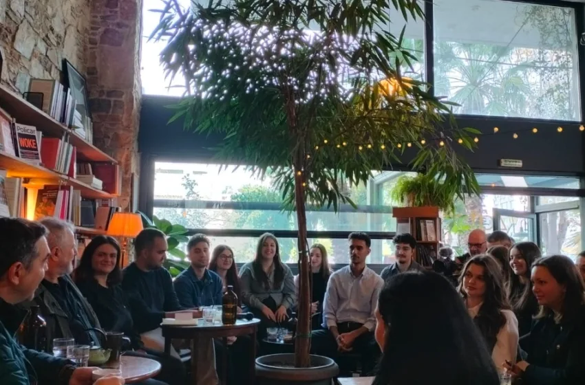  Τσίπρας: Συζήτηση με φοιτητές και φοιτήτριες με αφορμή την “Ιθάκη”