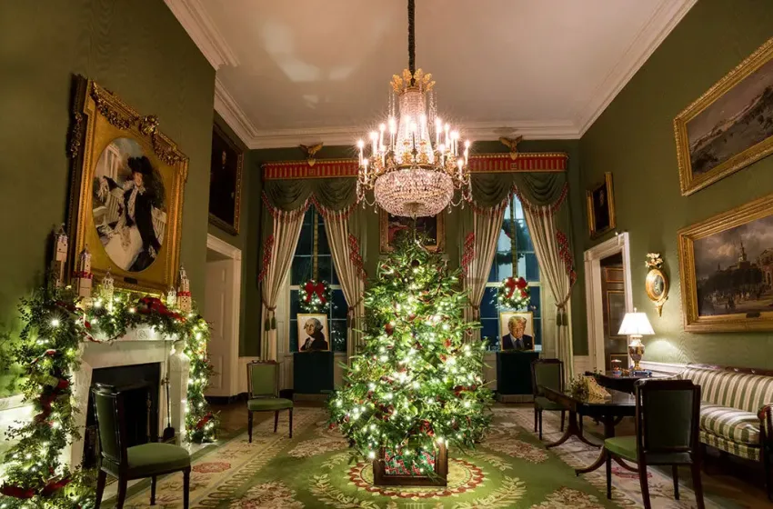  Η Μελάνια μας ξεναγεί στον στολισμένο Λευκό Οίκο – Η φωτογραφία Τραμπ που θυμίζει… Ουάσινγκτον