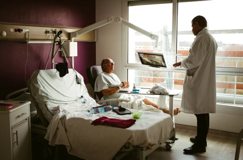  Βρετανία: Τα νοσοκομεία αντιμετωπίζουν ένα από τα “χειρότερα σενάρια” γρίπης