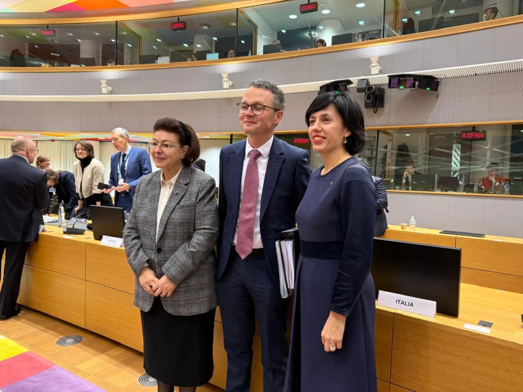 Λίνα Μενδώνη Patrick ODonovan και Vaida Aleknaviciene